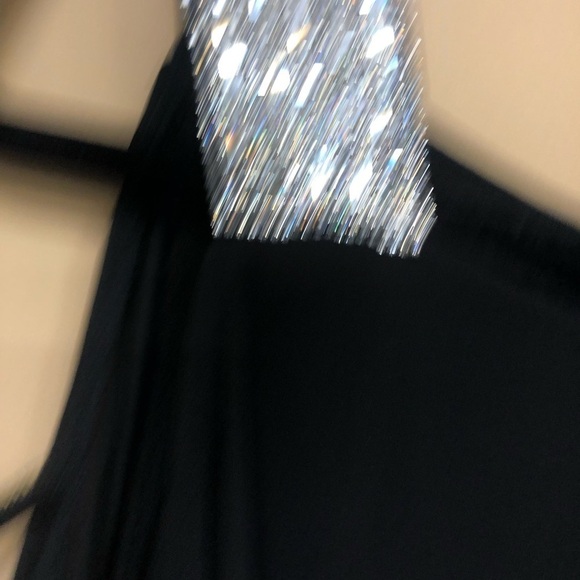 S Levine Black Flowy Dress With Cold Shoulder Sleeves Bling Details Size M NWT - Picture 4 of 8